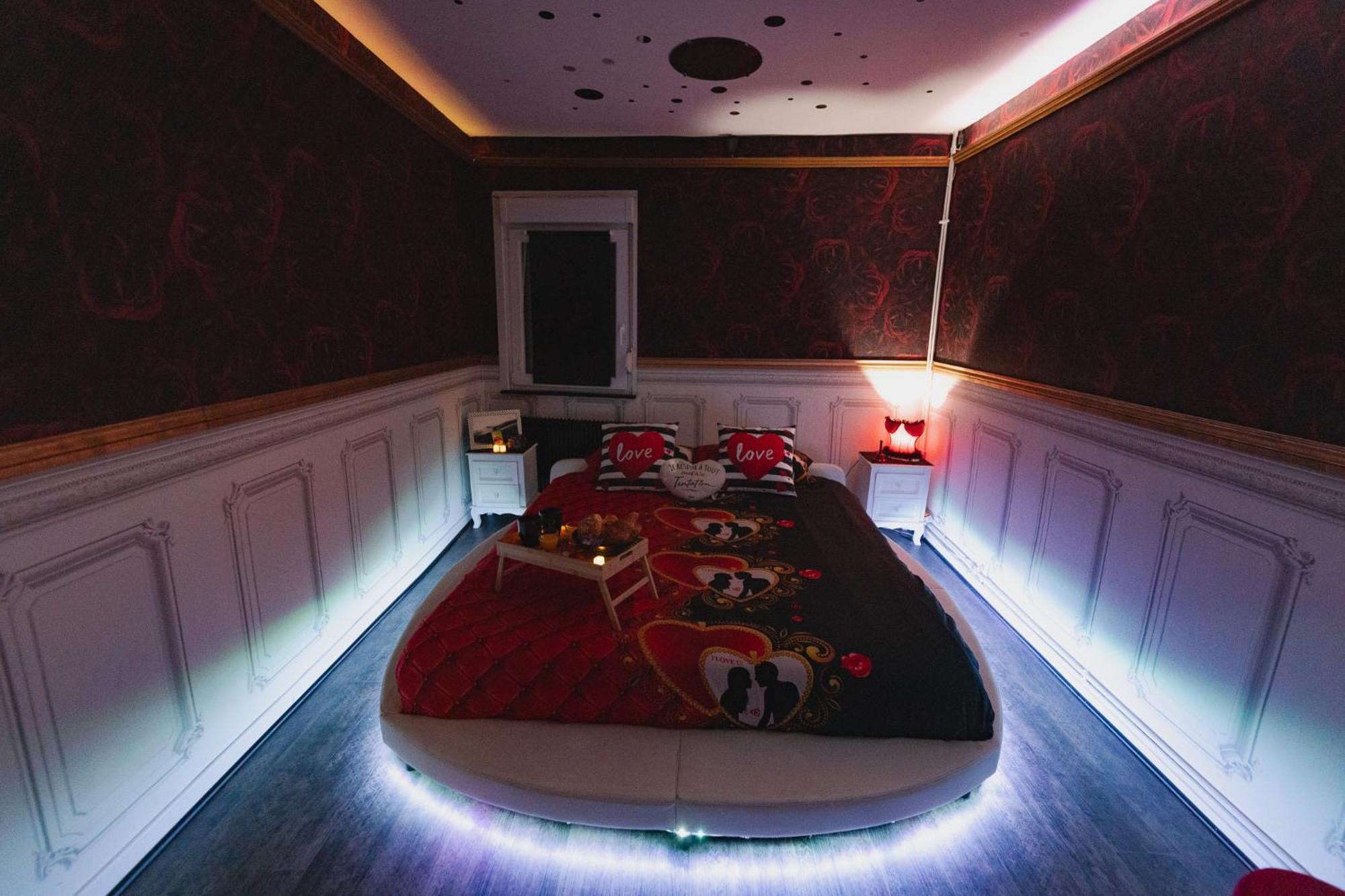 Bulle D'Amour , Une Nuit En Amoureux Thann Eksteriør billede