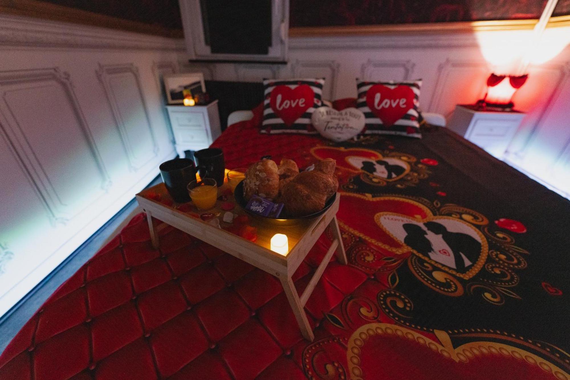 Bulle D'Amour , Une Nuit En Amoureux Thann Eksteriør billede